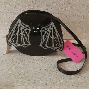🦇🦇Betsey Johnson Bat Crossbody🦇🦇